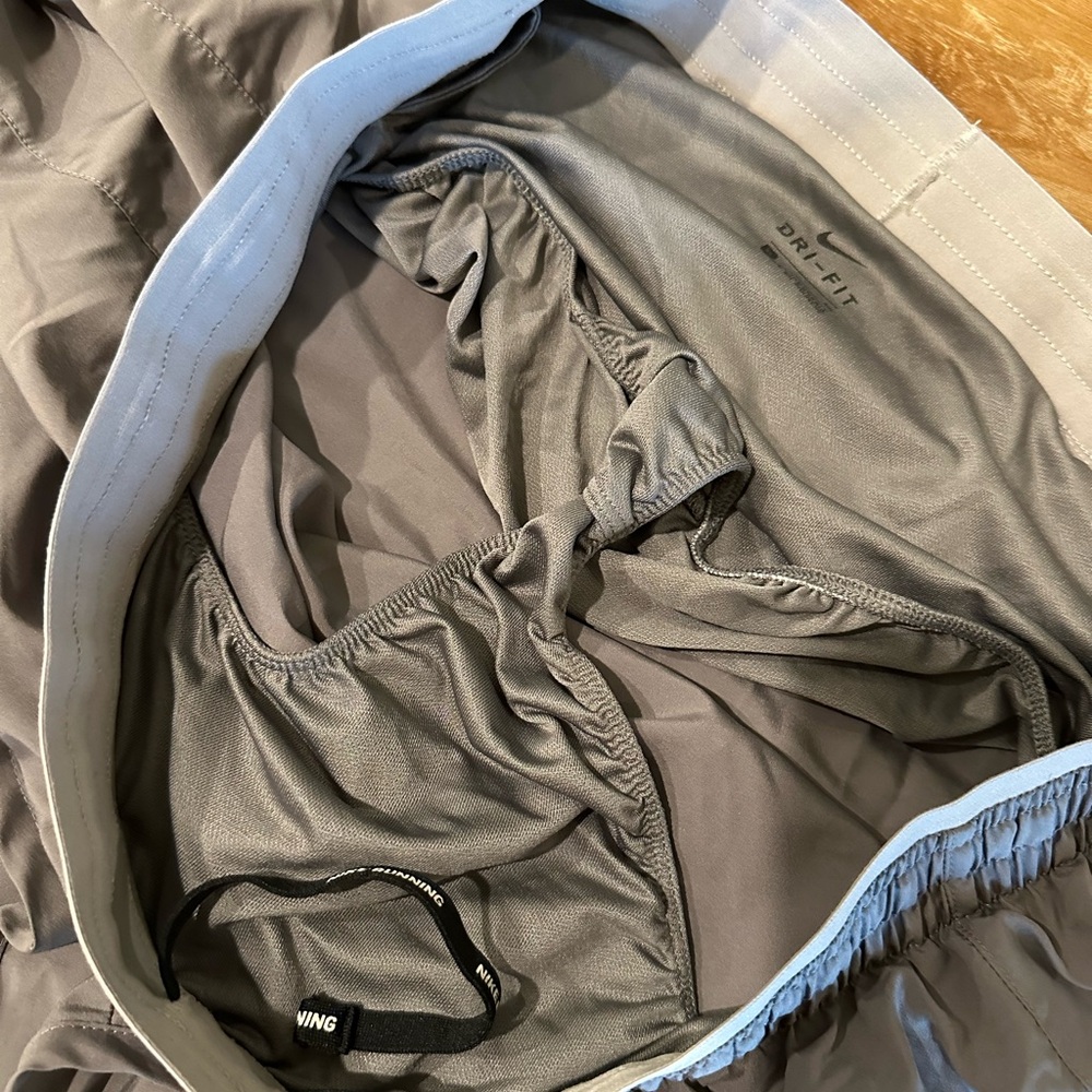 Nike Dri-FIT Gray Shirt - Picture 3 of 4